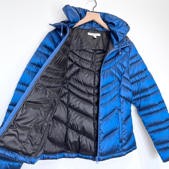TravelSmith Blue Down Puffer Coat Packable Winter Jacket with Hood - Picture 5 of 10